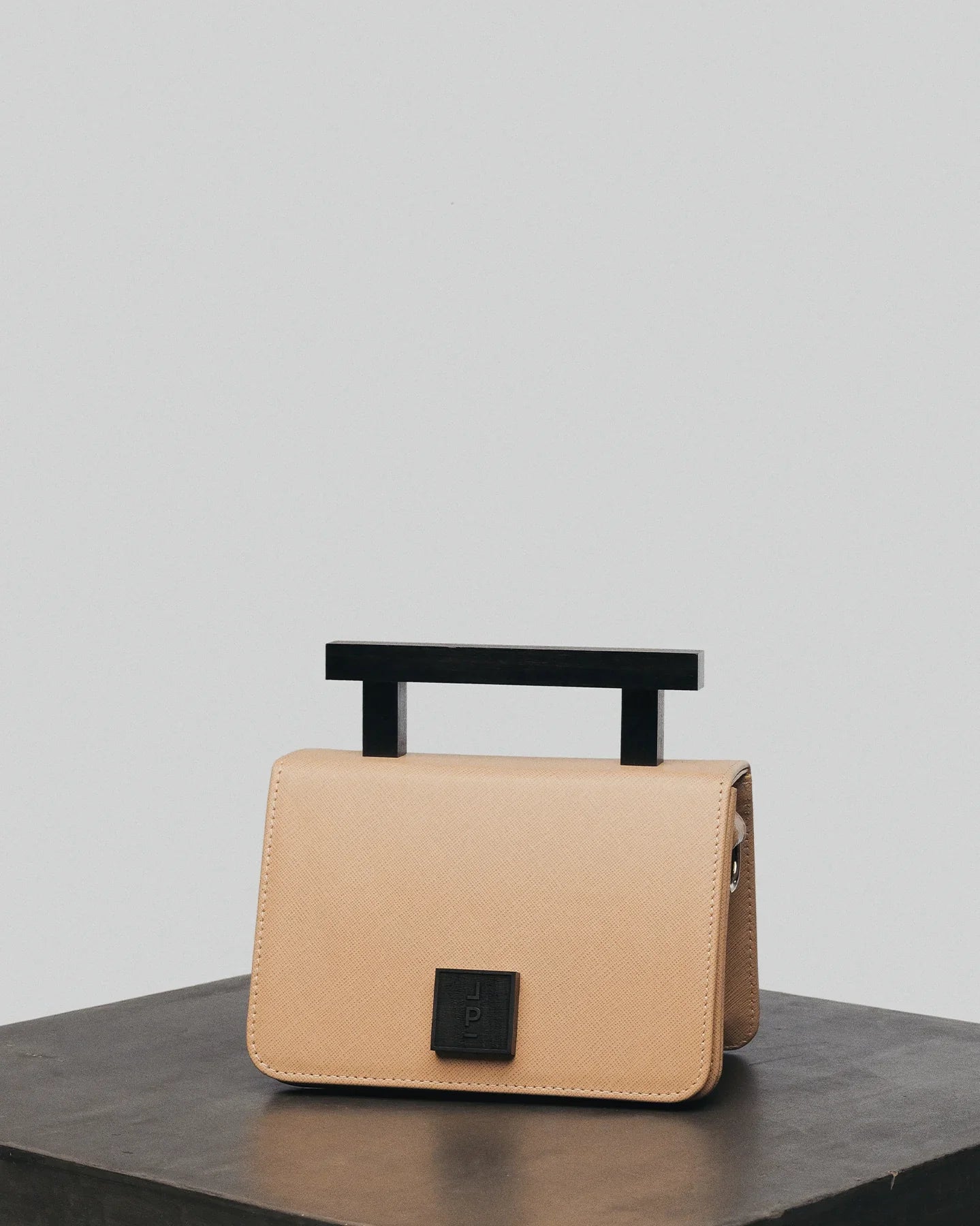 4bagb (Beige)