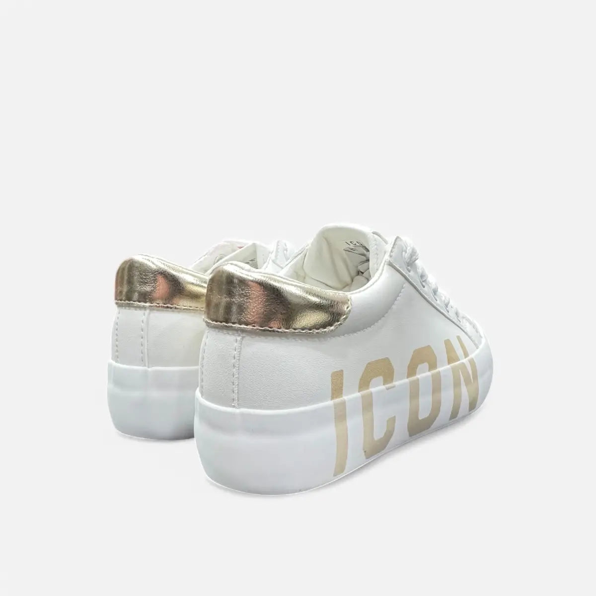Sneakers Gold Logo