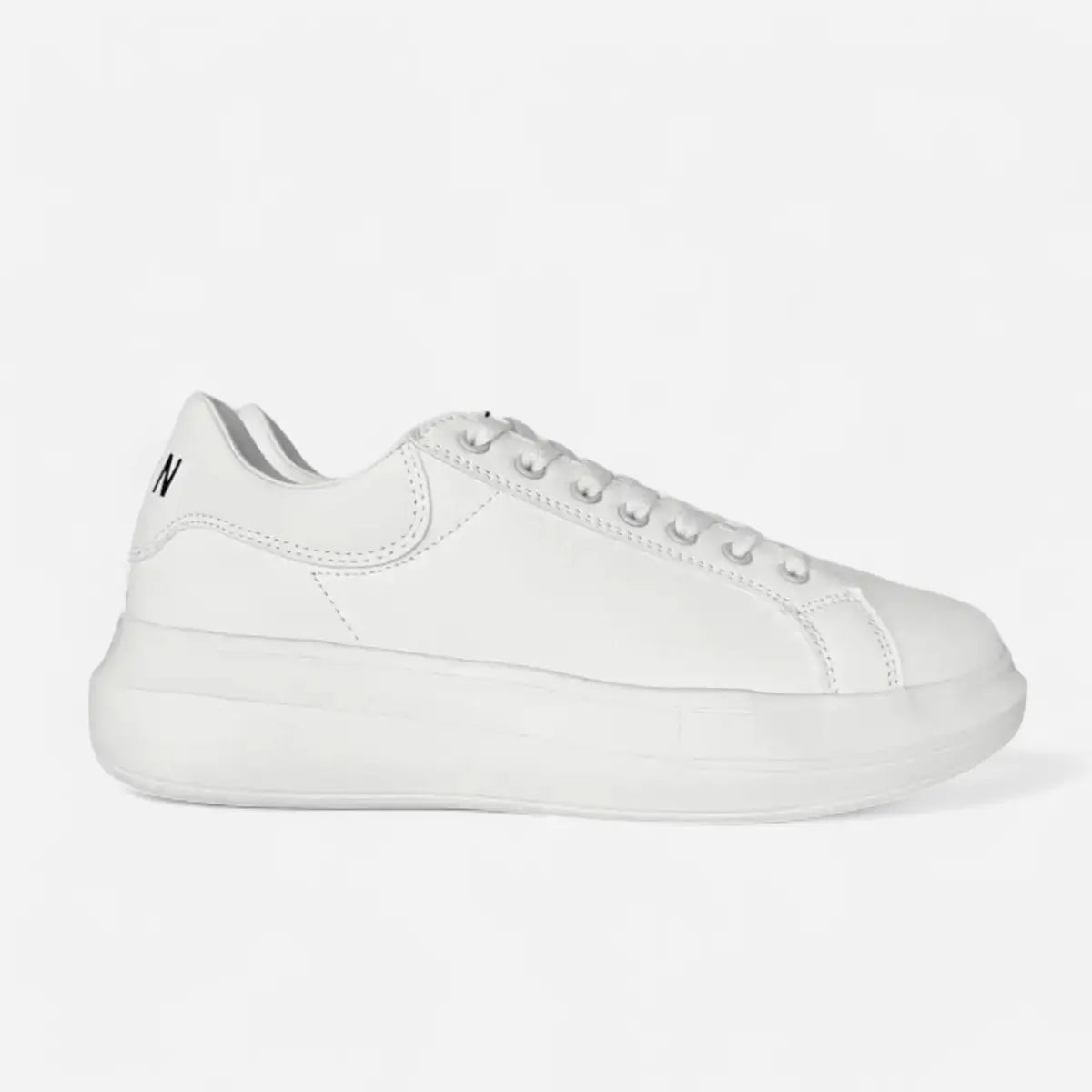 Low Casual Sneakers