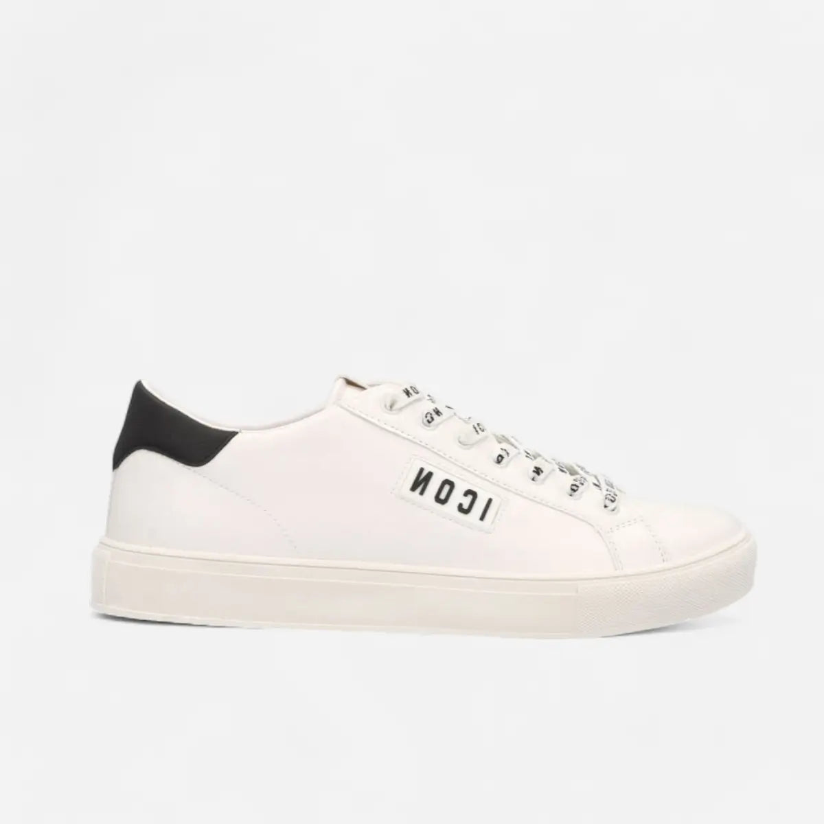 Low Casual Sneakers