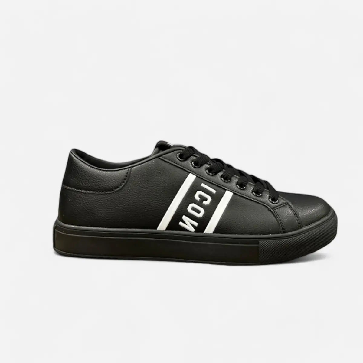 Low Casual Sneakers
