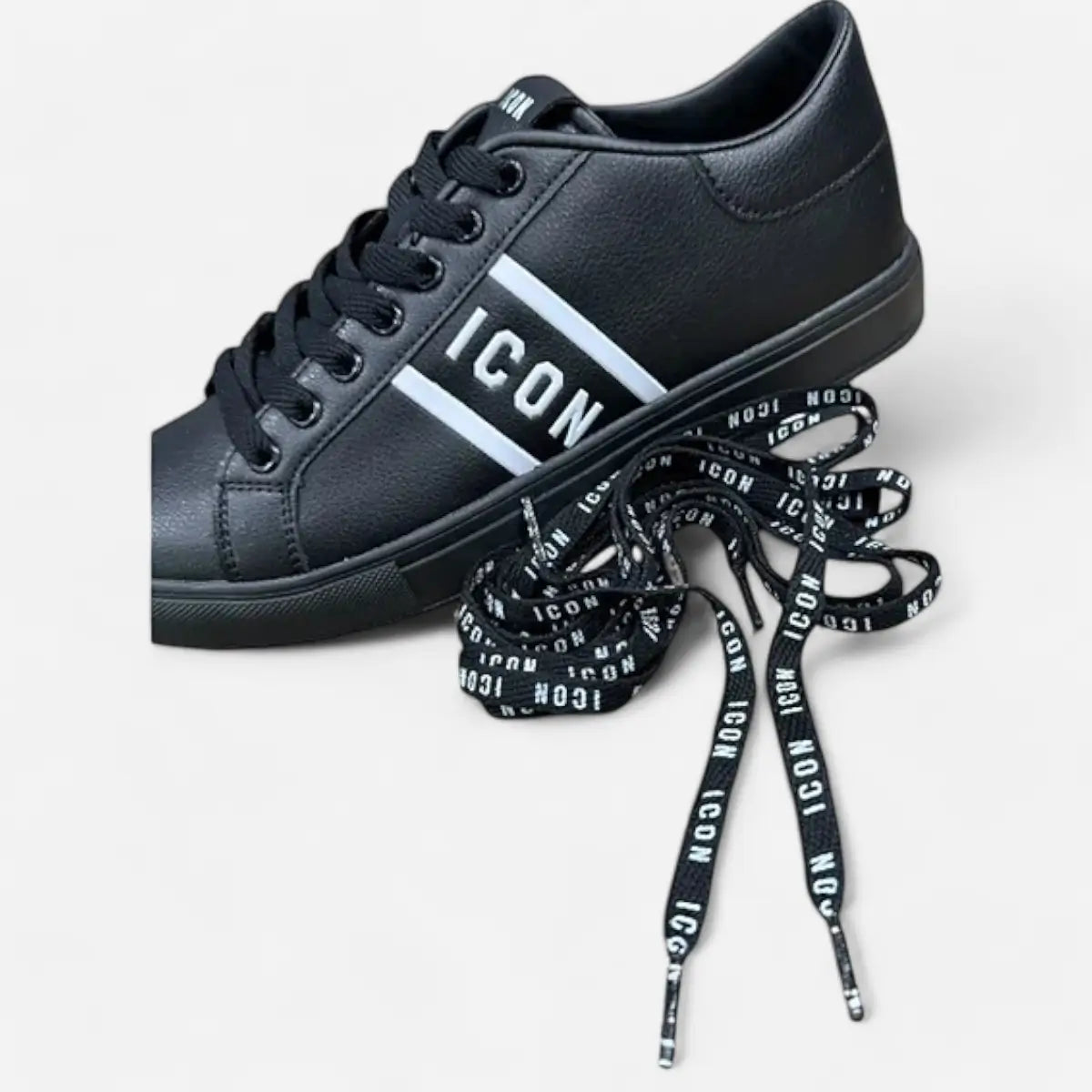 Low Casual Sneakers
